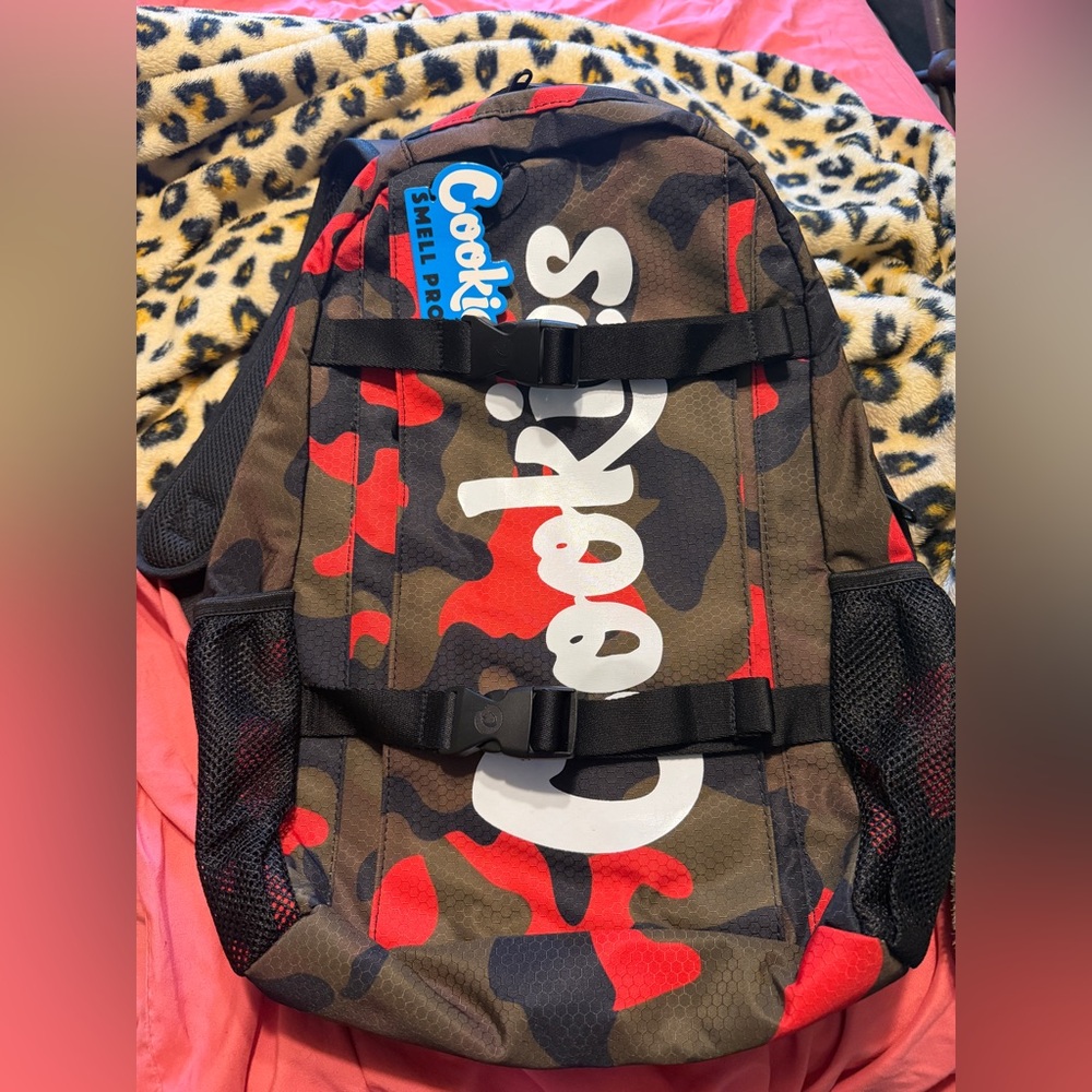 Cookies smell, proof, red camel backpack